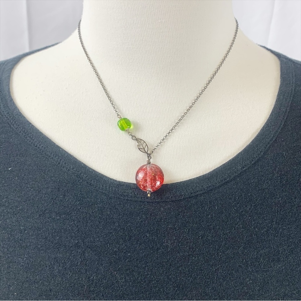 🌿Handmade Glass Bead Necklace with Sterling Silver Clasp-Red&Green🌿